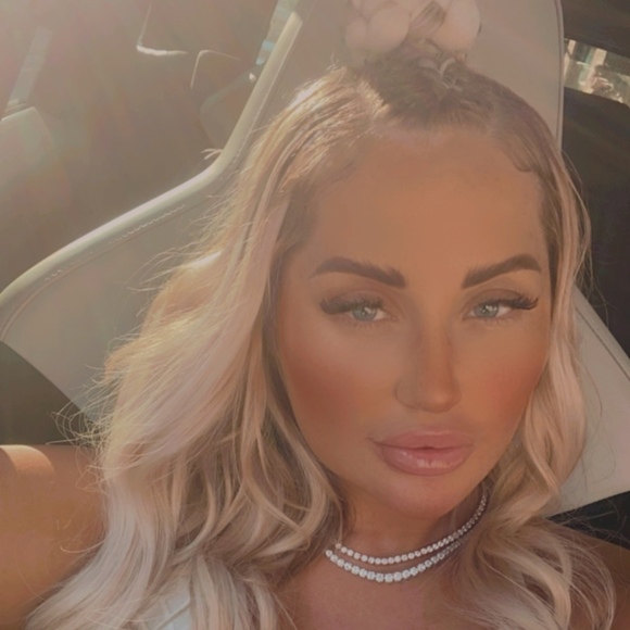 Poshmark profile picture for @liamai